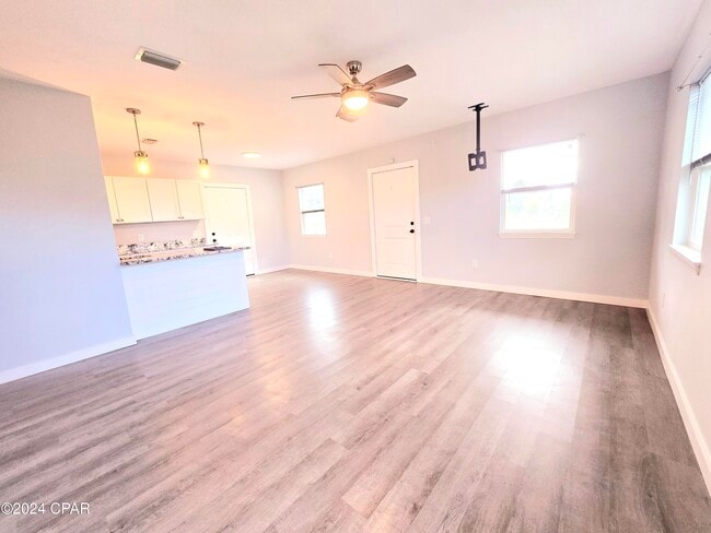 Photo - 3805 E 4th St