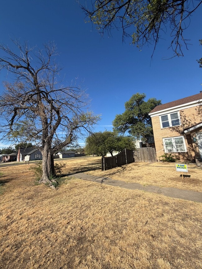 Photo - 2220 S Taylor St Unidad B