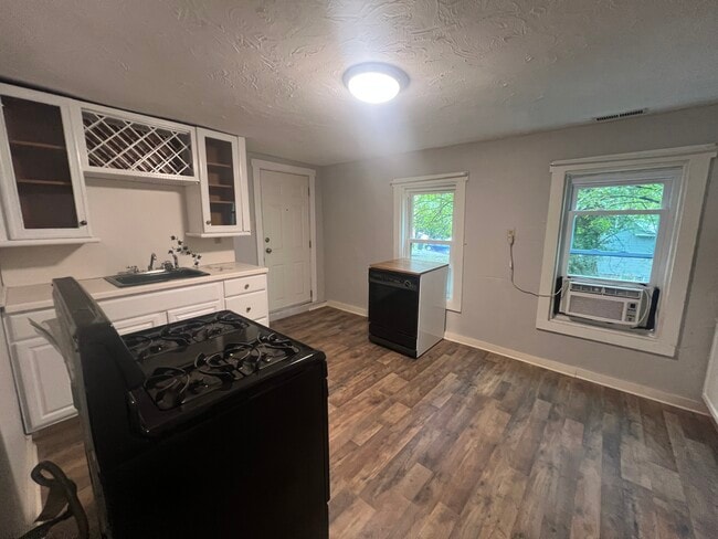 Photo - 10 Cayton St