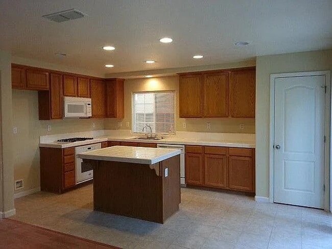 Photo - 10826 Peony Pl Dr