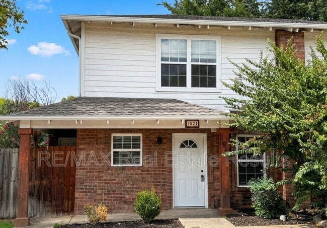 Building Photo - 1521 N Dawn Dr