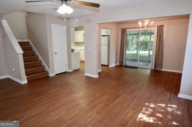Photo - 105 Driftwood Ct