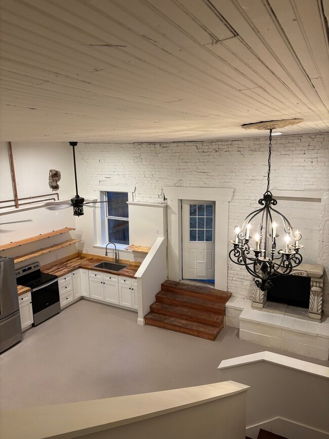 Building Photo - 7 Main St E Unit 9b