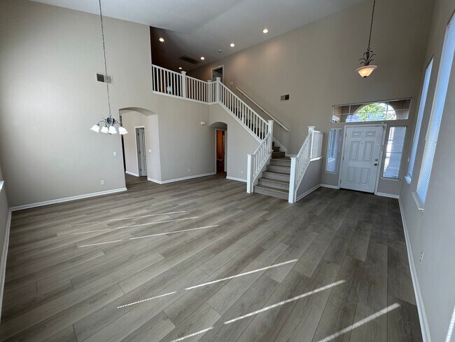 Photo - Gorgeous 6 Bedroom, 3 Bath Antioch Home