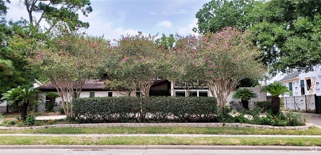 Building Photo - 5234 N Braeswood Blvd Rental