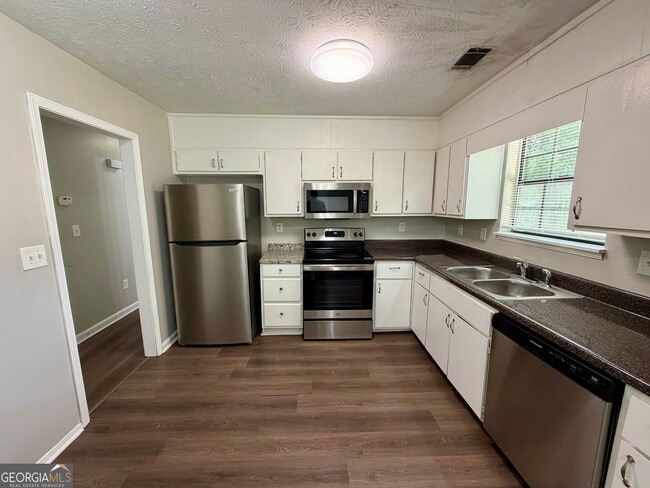 Photo - 5663 St Thomas Dr