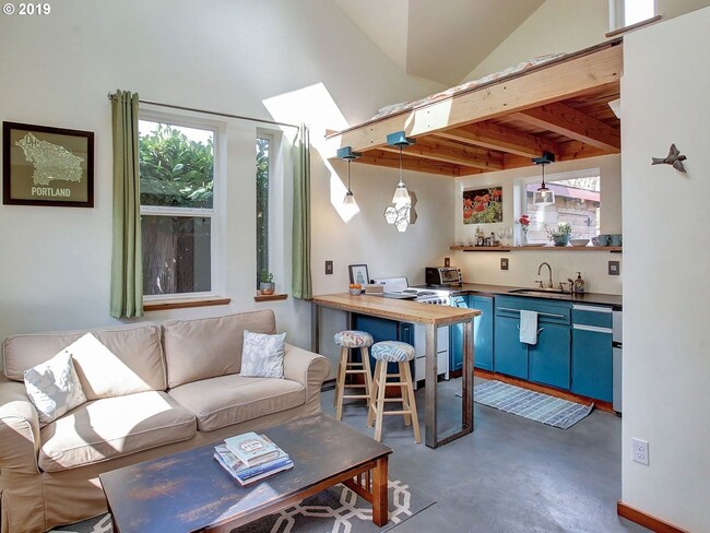 Photo - 1x1 in NE Portland!