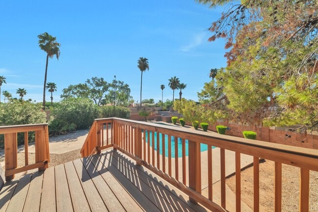 Photo - 1735 E La Jolla Dr