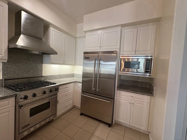 Building Photo - 4050 Glencoe Ave Unit 423 Rental