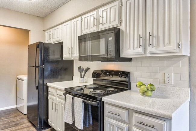 Building Photo - Spring Creek Apartments