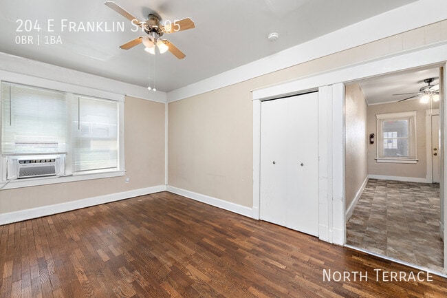 Photo - Affordable Studio Living Near Liberty Squa... Unit 05