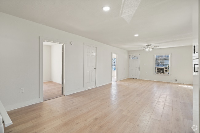 Building Photo - 1312 S Grand Ave Rental