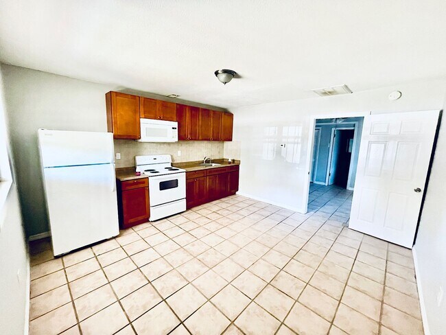 Photo - 2610 Durham St Unidad Apt B