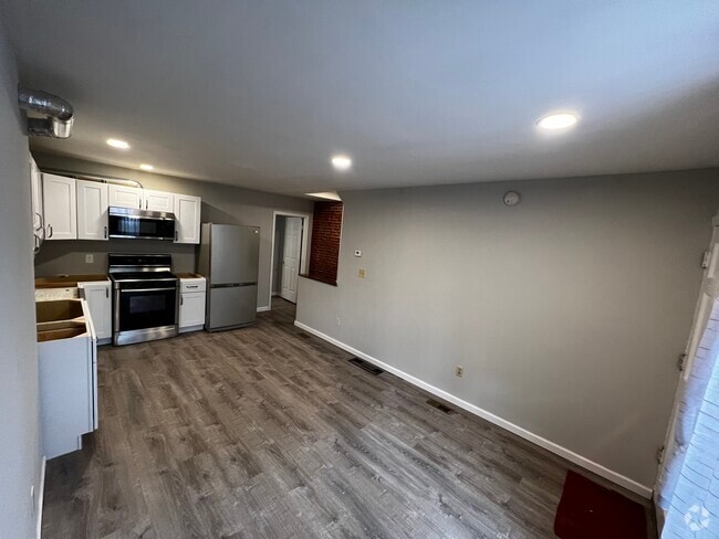 Building Photo - 714 Chadwick S St Unit A Rental