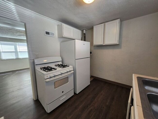 Photo - Charming 2-Bedroom Home in Mesa Junction –...