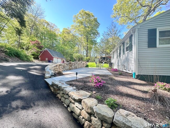 Photo - 554 Lake Dr