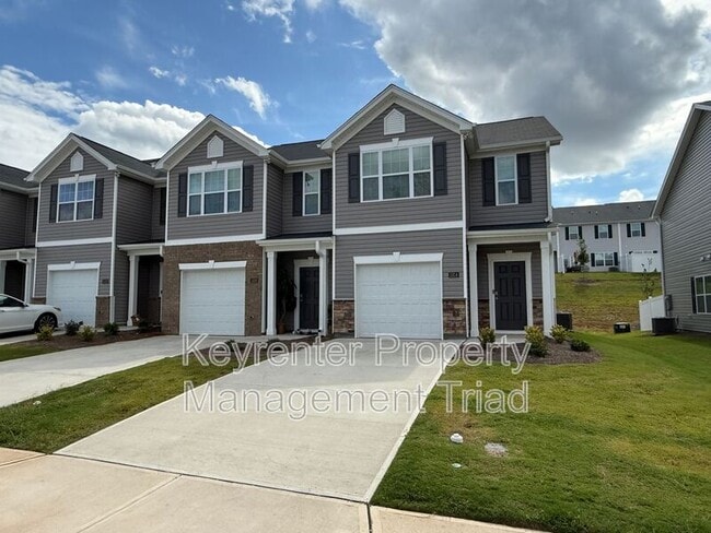 Photo - 1314 Amberview Ln