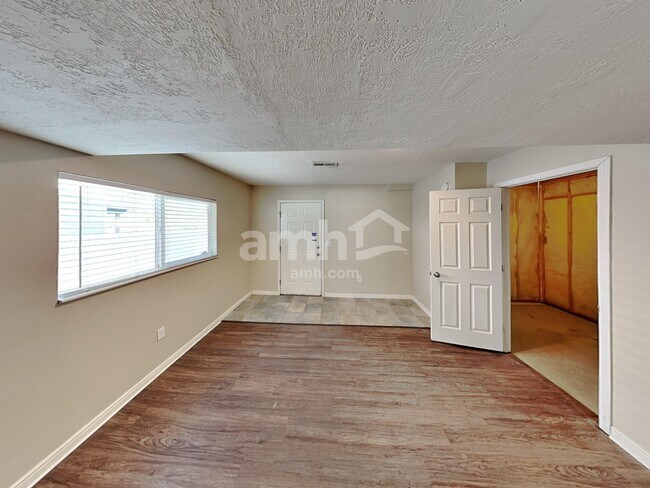 Photo - 2882 W 2075 S