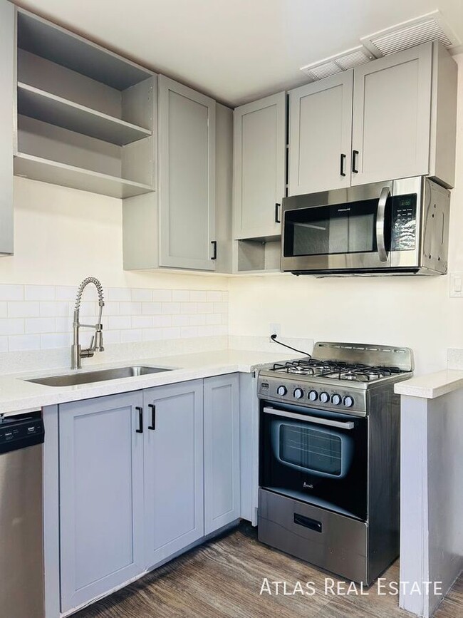 TWO MONTHS FREE on Newly Renovated 2bed/1b... - TWO MONTHS FREE on Newly Renovated 2bed/1b... Apartment Unit 7