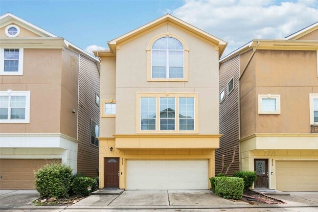 Building Photo - 3214 Clearview Cir