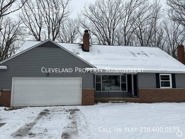 Building Photo - Fully Updated Cleveland Hts Home