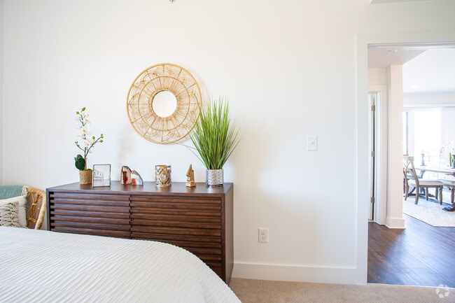 2BR, 1.5BA