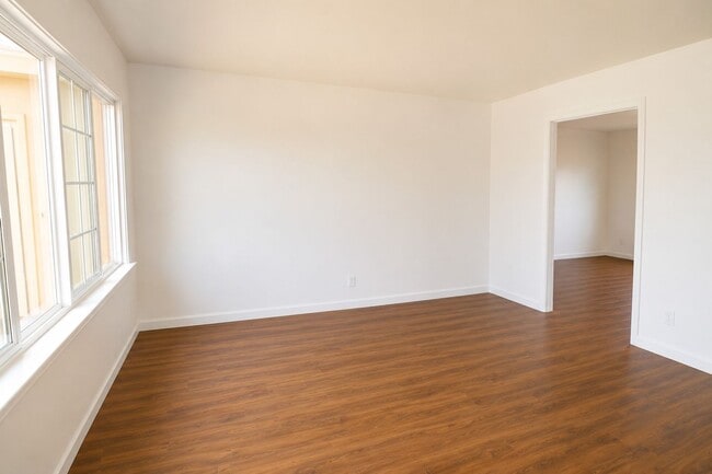 Photo - Spacious Student Rental Near Campus – HUGE DISCOUNT + ONE MONTH FREE!