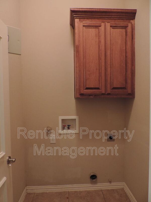 Photo - 1835 Leann Ln House