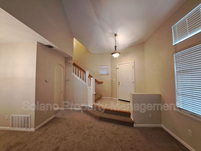 Photo - 849 Chateau Cir