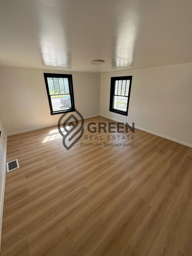 Photo - 735 N Schuyler Ave Unit 735 N Schuyler Ave  1