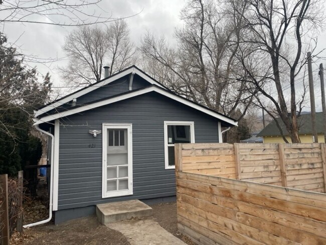 Adorable West Side Bungalow - Adorable West Side Bungalow House
