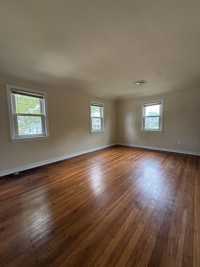 Photo - 1 bedroom | 1 bath - Oaklyn, NJ - Nice Quiet Neighborhood Unidad 212 2A