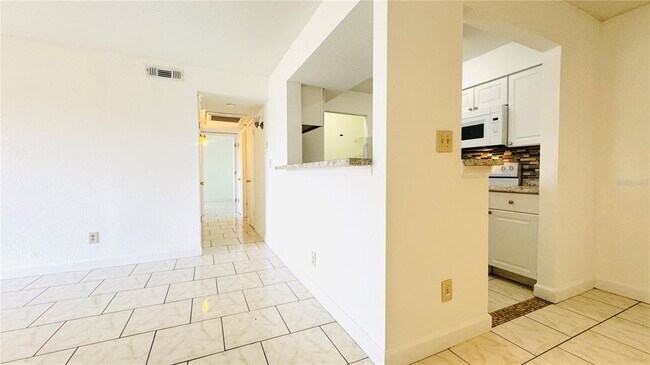 Photo - 2915 Winkler Ave Unit 811