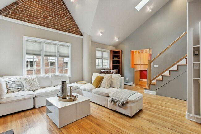 Photo - 2826 E 5th Ave