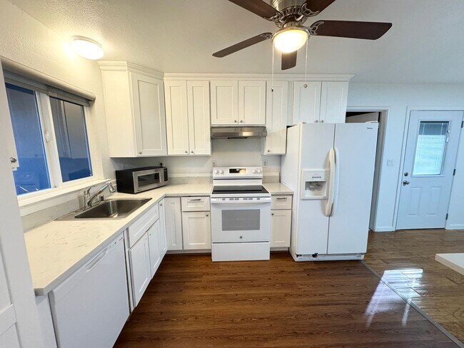 Photo - Great shape Jensen Tract Single Family Home in Livermore ADA Compliant