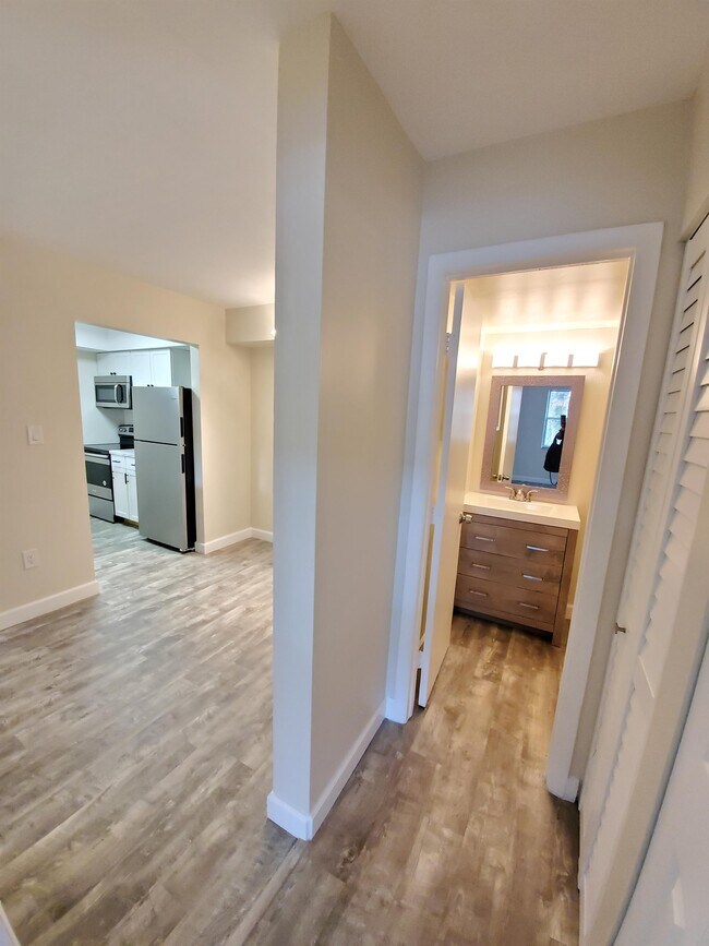 Photo - 6040 Shaker Wood Cir