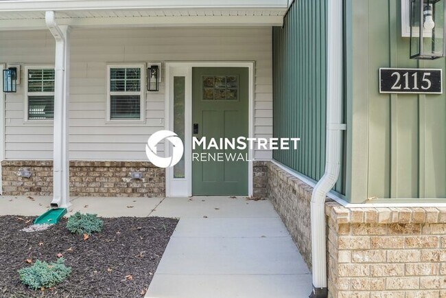 Photo - 3 Bedroom Pet-Friendly Home in Jeffersonville, IN with Main Street Renewal