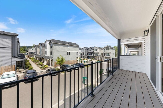 Newly Constructed 3 bedroom, 2.5 Bathroom home with luxury finishes!