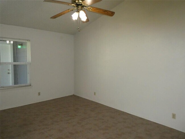 Photo - 8705 Pineridge Dr