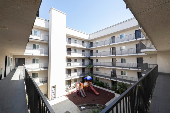 Photo - Bonnie Brae Apartments