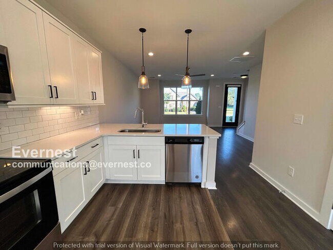 Photo - 108 Ethelyne Way