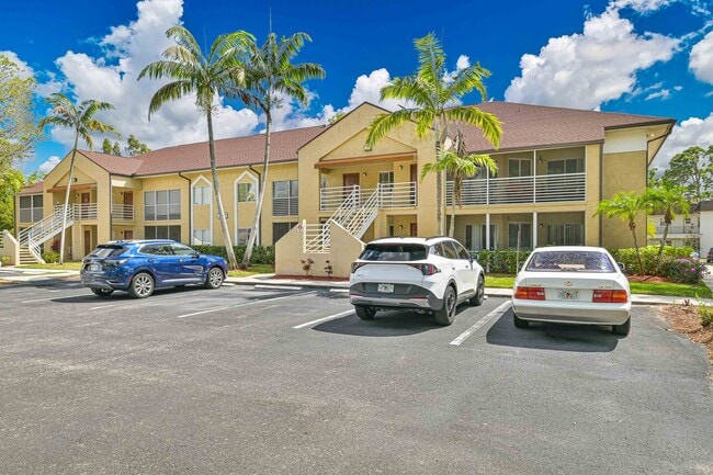 Building Photo - SHORT TERM RENTAL (9.10 - 12.31) - Fountain Lakes Condo