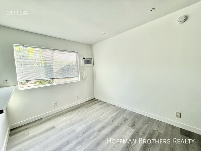 Photo - 1317 N June St Unidad 117