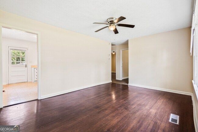 Photo - 4150 Hanes Dr