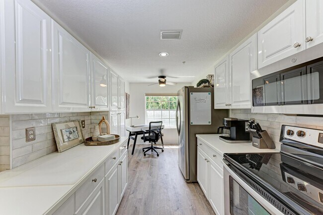 Photo - 6503 Fairway Gardens Dr