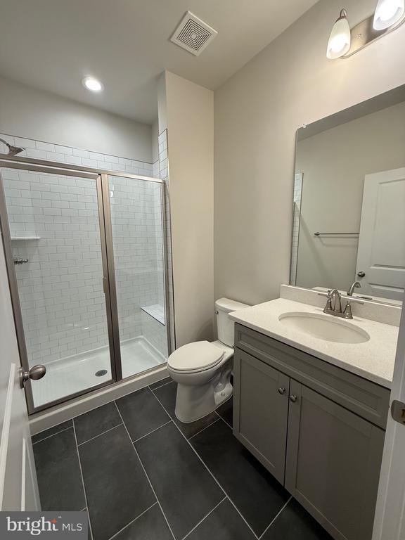 Photo - 128 Kinross Ln