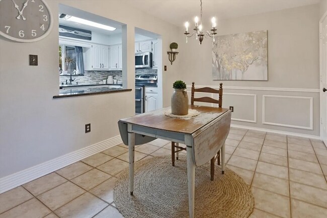 Photo - 228 McCarley Pl Casa Adosada