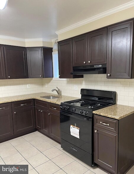 Photo - 705 Anderson St