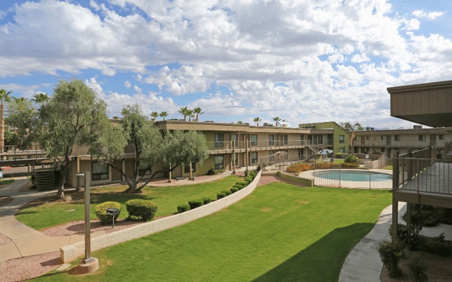 Photo - The Summit Apartments