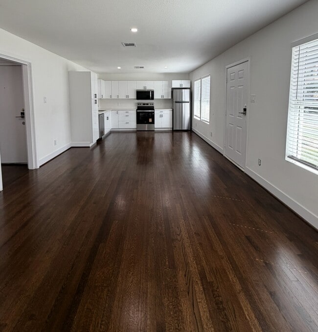 Photo - 1976 W McKinney St